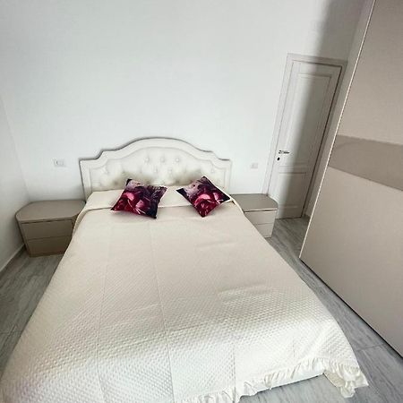 La Perla Del Mare Bed & Breakfast La Caletta Bagian luar foto