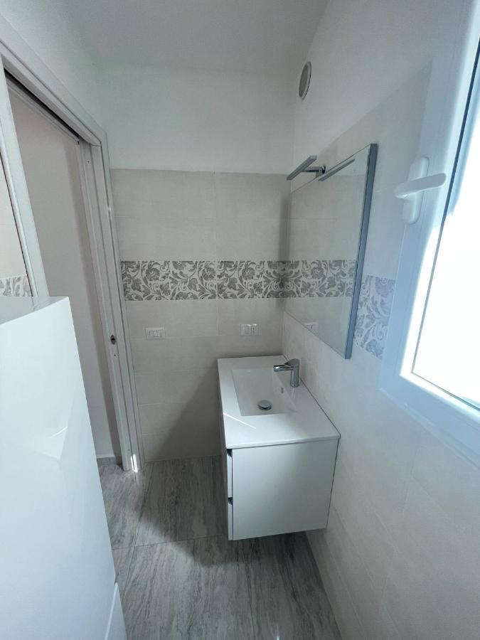 La Perla Del Mare Bed & Breakfast La Caletta Bagian luar foto